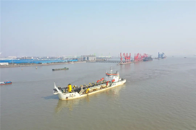 南通營(yíng)船港航道疏浚工程順利通過完工驗(yàn)收，助力碼頭建設(shè)與管理優(yōu)化