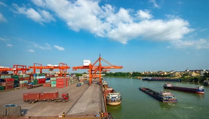 西江港口生產(chǎn)作業(yè)系統(tǒng)上線運(yùn)行 賦能碼頭建設(shè)與管理的智能化躍遷